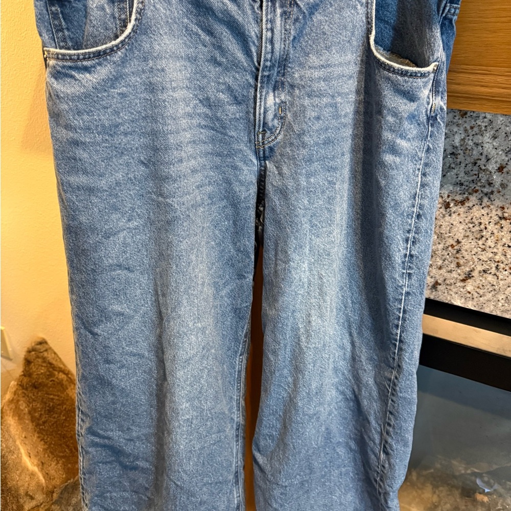 H&M Relaxed Fit Light Blue Jeans